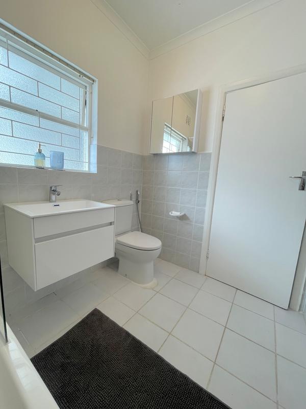 To Let 1 Bedroom Property for Rent in Bantry Bay Western Cape